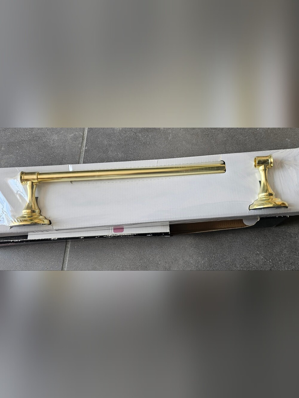 Delta Faucet OAK18-PB Oakley 18" Towel Bar, Polished Brass Finish